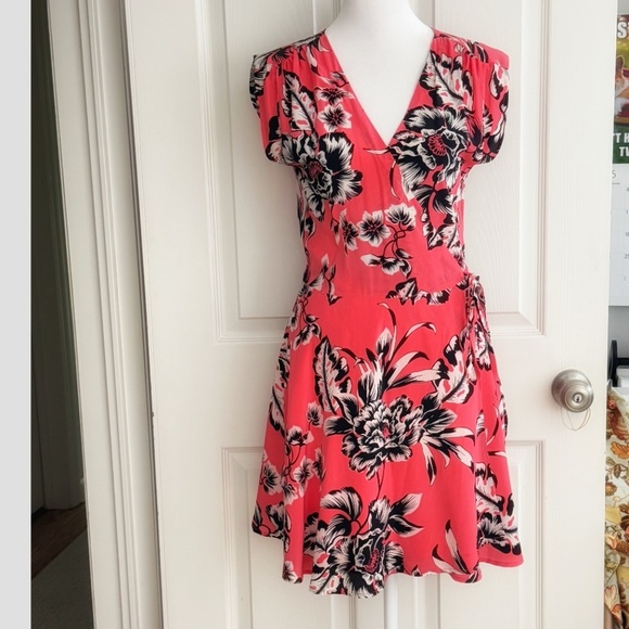 Yumi Kim Wrap Dress Silk Pink Black White Oversized Floral Pattern Short Sleeve - Picture 11 of 15